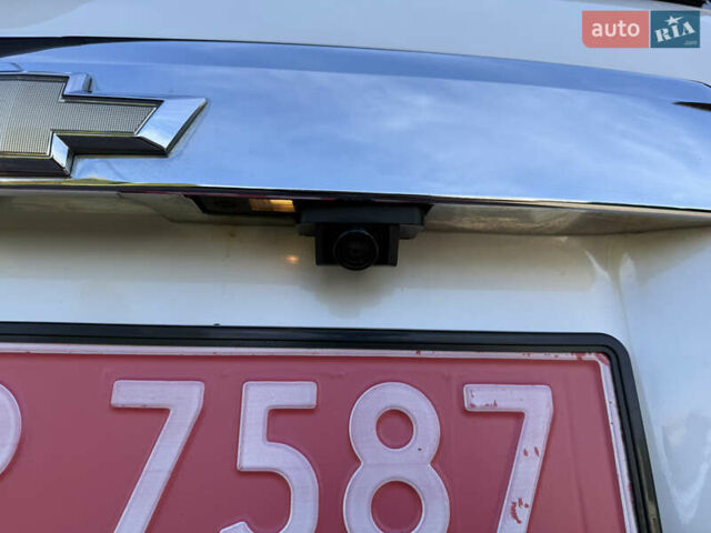 Білий Шевроле Каптіва, об'ємом двигуна 2.2 л та пробігом 200 тис. км за 13604 $, фото 58 на Automoto.ua