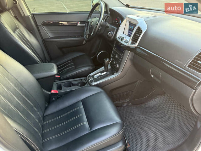 Белый Шевроле Каптива, объемом двигателя 2.23 л и пробегом 228 тыс. км за 12499 $, фото 29 на Automoto.ua