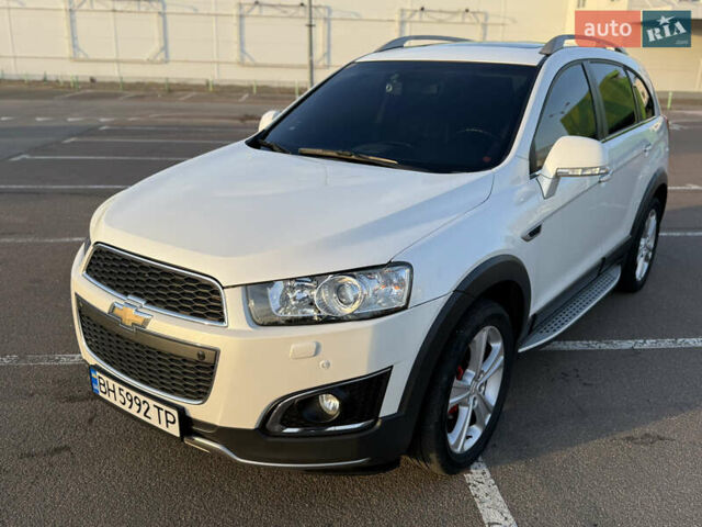 Белый Шевроле Каптива, объемом двигателя 2.23 л и пробегом 228 тыс. км за 12499 $, фото 1 на Automoto.ua
