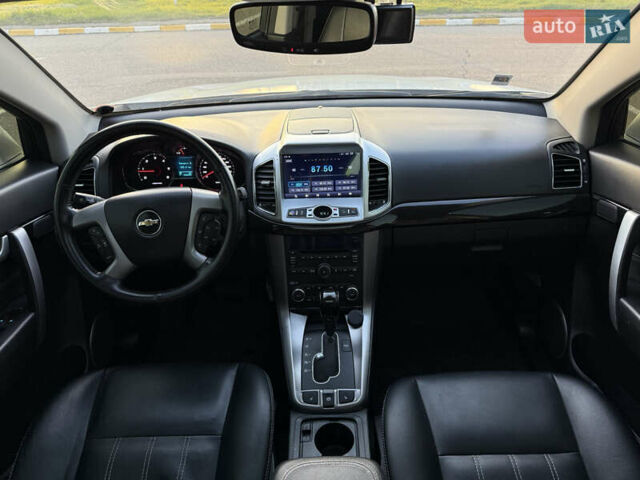 Белый Шевроле Каптива, объемом двигателя 2.23 л и пробегом 228 тыс. км за 12499 $, фото 25 на Automoto.ua