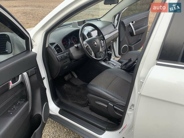 Белый Шевроле Каптива, объемом двигателя 2 л и пробегом 186 тыс. км за 12700 $, фото 21 на Automoto.ua