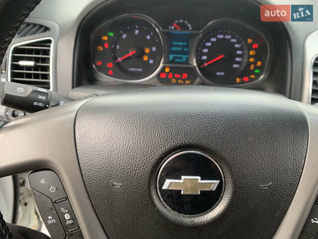 Білий Шевроле Каптіва, об'ємом двигуна 2 л та пробігом 186 тис. км за 12300 $, фото 25 на Automoto.ua