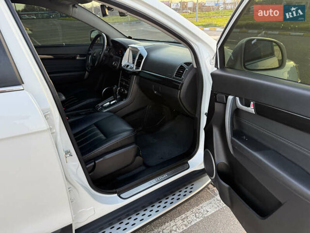 Белый Шевроле Каптива, объемом двигателя 2.23 л и пробегом 228 тыс. км за 12499 $, фото 28 на Automoto.ua