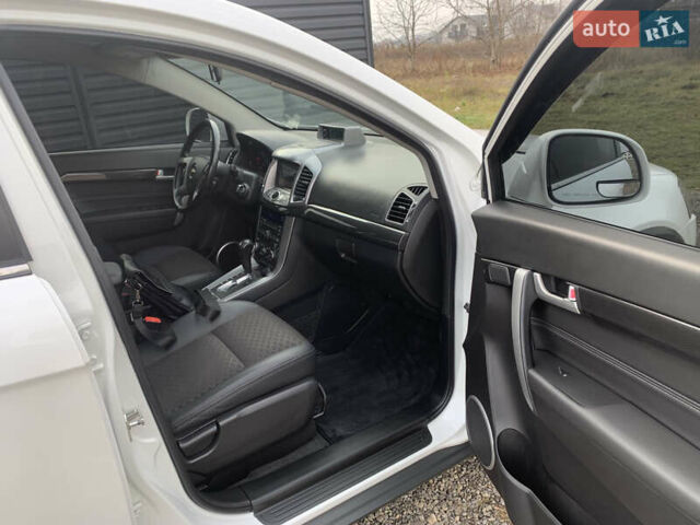 Белый Шевроле Каптива, объемом двигателя 2 л и пробегом 186 тыс. км за 12700 $, фото 14 на Automoto.ua