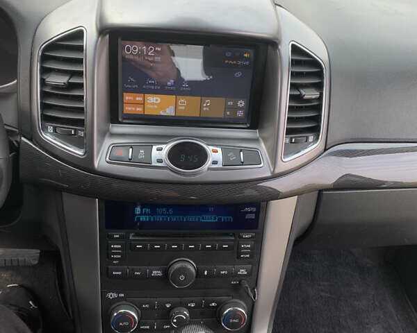 Білий Шевроле Каптіва, об'ємом двигуна 2 л та пробігом 186 тис. км за 12300 $, фото 24 на Automoto.ua