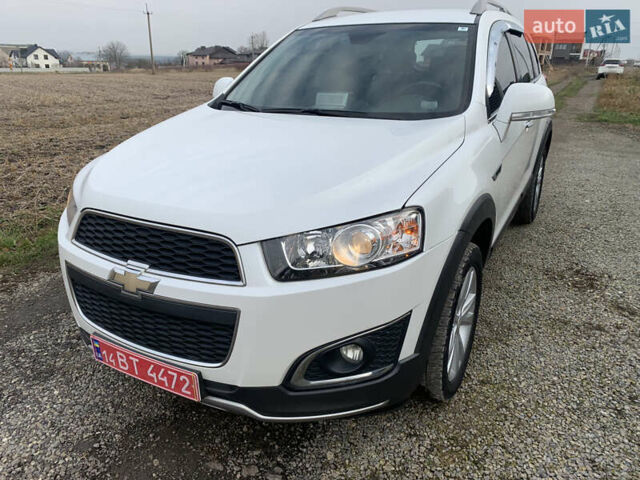 Білий Шевроле Каптіва, об'ємом двигуна 2 л та пробігом 186 тис. км за 12300 $, фото 2 на Automoto.ua