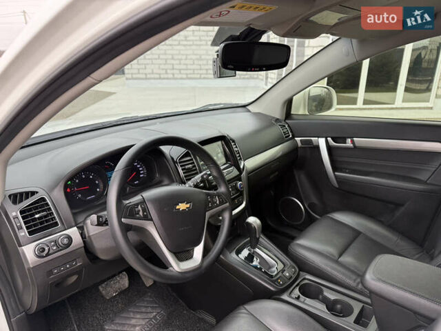 Білий Шевроле Каптіва, об'ємом двигуна 2 л та пробігом 180 тис. км за 13999 $, фото 16 на Automoto.ua