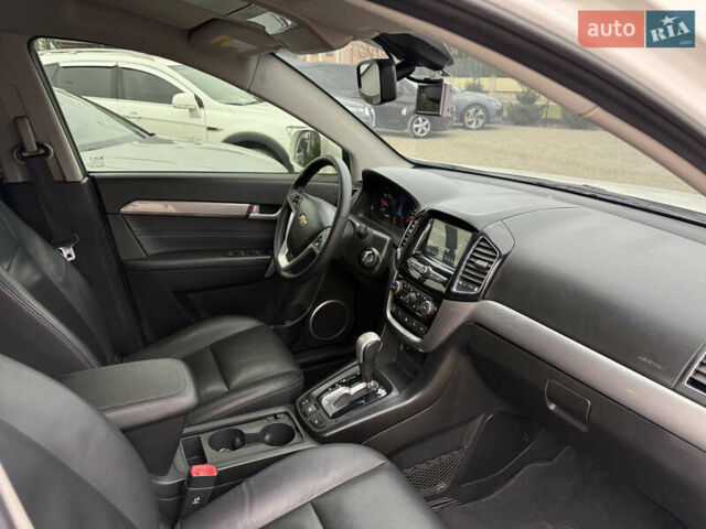 Білий Шевроле Каптіва, об'ємом двигуна 2 л та пробігом 180 тис. км за 13999 $, фото 21 на Automoto.ua