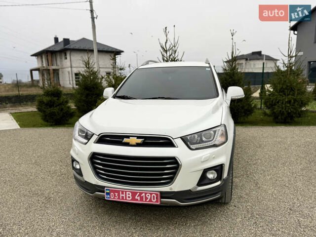 Білий Шевроле Каптіва, об'ємом двигуна 2 л та пробігом 180 тис. км за 13999 $, фото 1 на Automoto.ua