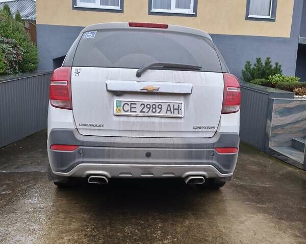 Белый Шевроле Каптива, объемом двигателя 2.23 л и пробегом 175 тыс. км за 17000 $, фото 2 на Automoto.ua