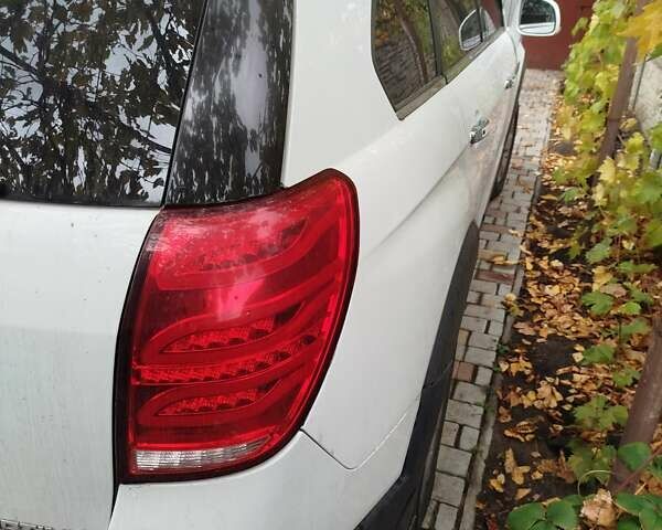 Білий Шевроле Каптіва, об'ємом двигуна 2.23 л та пробігом 255 тис. км за 14900 $, фото 4 на Automoto.ua