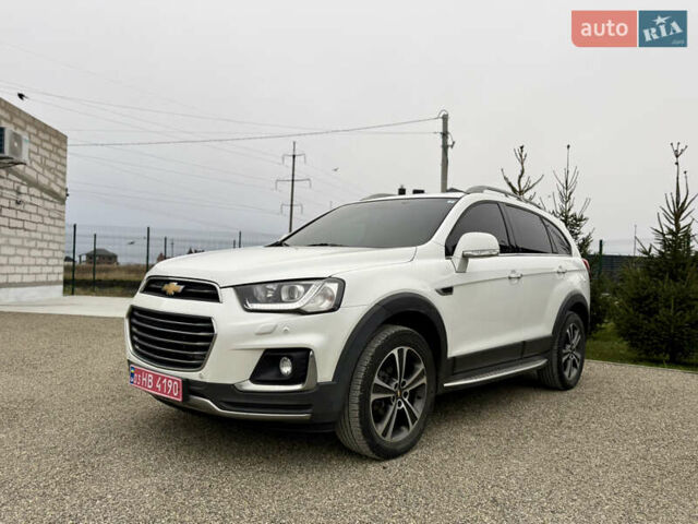 Білий Шевроле Каптіва, об'ємом двигуна 2 л та пробігом 180 тис. км за 13999 $, фото 2 на Automoto.ua