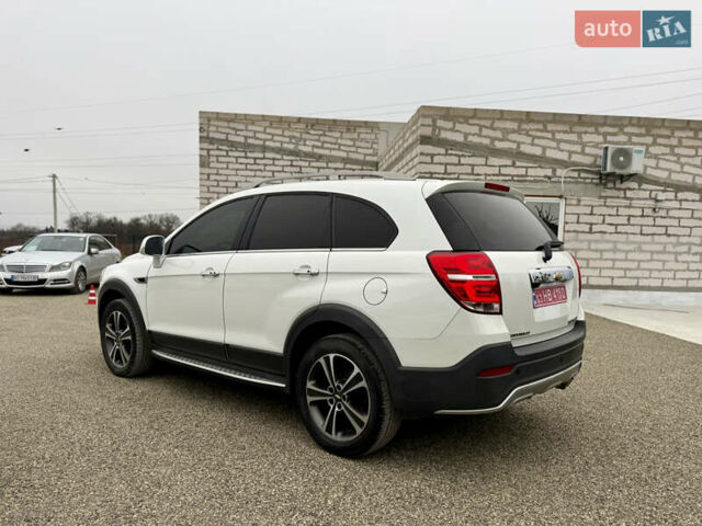 Білий Шевроле Каптіва, об'ємом двигуна 2 л та пробігом 180 тис. км за 13999 $, фото 7 на Automoto.ua