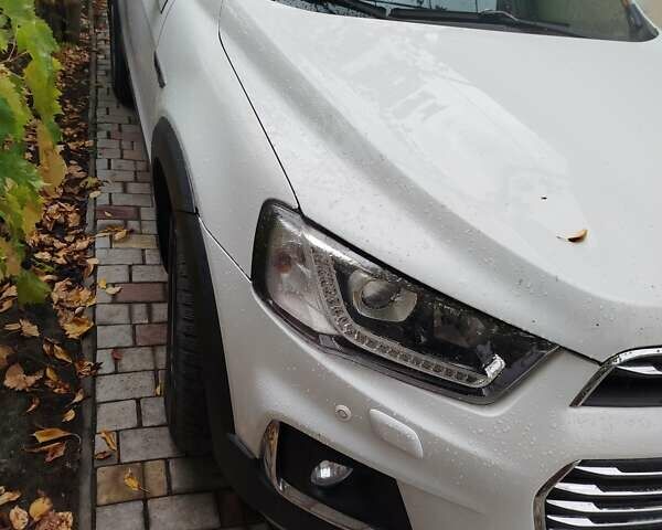 Білий Шевроле Каптіва, об'ємом двигуна 2.23 л та пробігом 255 тис. км за 14900 $, фото 3 на Automoto.ua