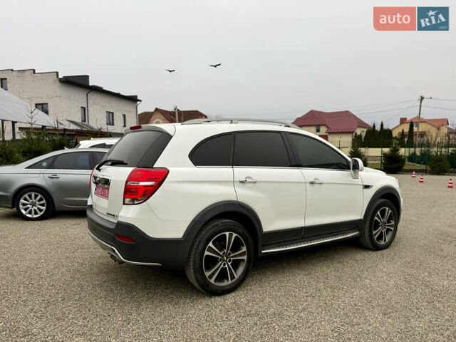 Білий Шевроле Каптіва, об'ємом двигуна 2 л та пробігом 180 тис. км за 13999 $, фото 8 на Automoto.ua