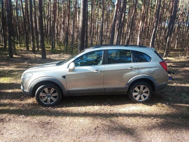 Бежевый Шевроле Каптива, объемом двигателя 2 л и пробегом 330 тыс. км за 3660 $, фото 2 на Automoto.ua