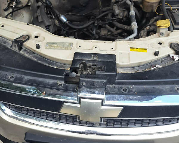 Бежевый Шевроле Каптива, объемом двигателя 2.41 л и пробегом 260 тыс. км за 7500 $, фото 6 на Automoto.ua