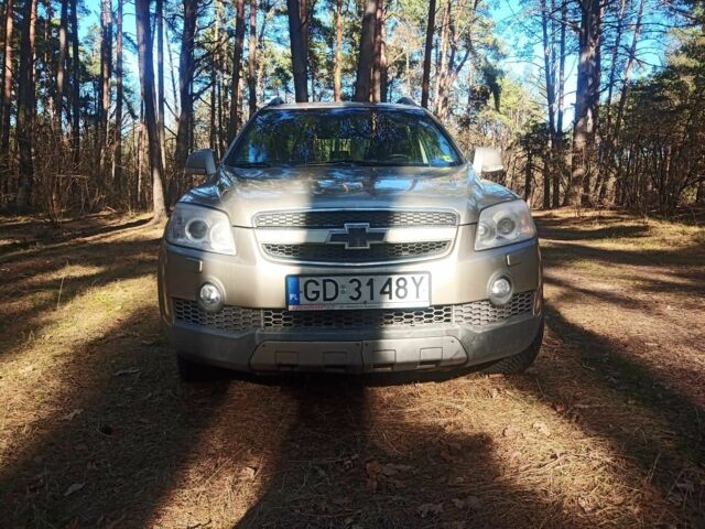 Бежевый Шевроле Каптива, объемом двигателя 2 л и пробегом 330 тыс. км за 3660 $, фото 4 на Automoto.ua