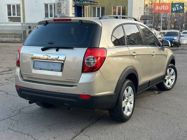 Бежевий Шевроле Каптіва, об'ємом двигуна 2.4 л та пробігом 155 тис. км за 6550 $, фото 7 на Automoto.ua