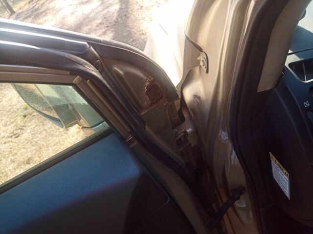 Бежевый Шевроле Каптива, объемом двигателя 2 л и пробегом 330 тыс. км за 3660 $, фото 17 на Automoto.ua