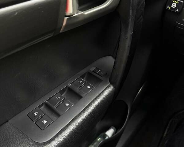 Бежевый Шевроле Каптива, объемом двигателя 2.4 л и пробегом 150 тыс. км за 8700 $, фото 10 на Automoto.ua