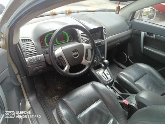 Шевроле Каптіва 2007 у Софіївська Борщагівка на Automoto.ua Бежевий Шевроле Каптіва, об'ємом двигуна 2.4 л та пробігом 289 тис. км за 5000 $, фото 4 на Automoto.ua