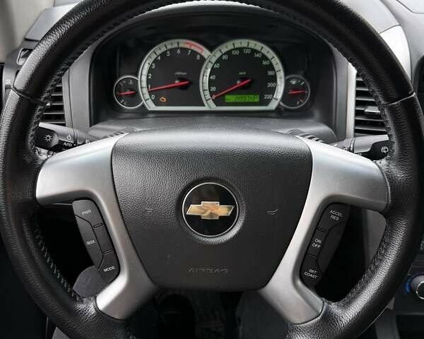 Бежевый Шевроле Каптива, объемом двигателя 2.4 л и пробегом 150 тыс. км за 8700 $, фото 7 на Automoto.ua