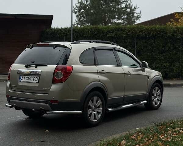 Бежевый Шевроле Каптива, объемом двигателя 2.4 л и пробегом 150 тыс. км за 8700 $, фото 3 на Automoto.ua