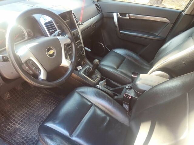 Бежевый Шевроле Каптива, объемом двигателя 2 л и пробегом 330 тыс. км за 3660 $, фото 7 на Automoto.ua