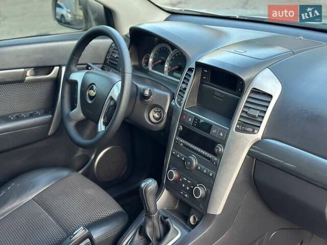 Бежевий Шевроле Каптіва, об'ємом двигуна 2.4 л та пробігом 155 тис. км за 6550 $, фото 15 на Automoto.ua