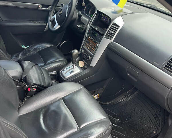 Бежевый Шевроле Каптива, объемом двигателя 2.41 л и пробегом 260 тыс. км за 7500 $, фото 5 на Automoto.ua