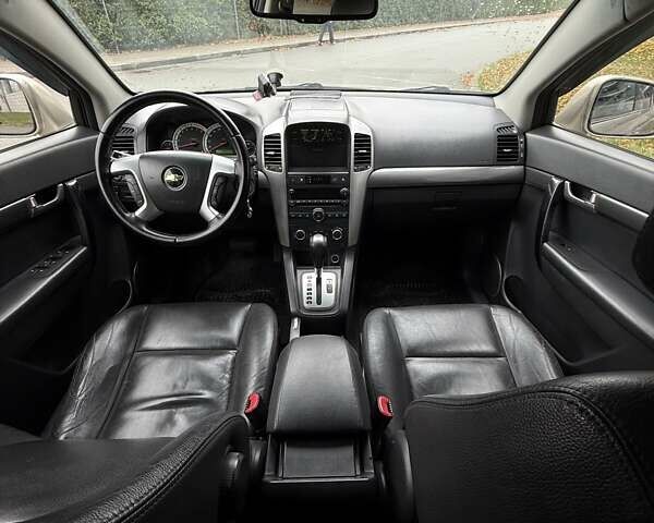 Бежевый Шевроле Каптива, объемом двигателя 2.4 л и пробегом 150 тыс. км за 8700 $, фото 14 на Automoto.ua