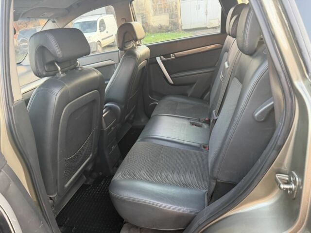 Бежевый Шевроле Каптива, объемом двигателя 2 л и пробегом 252 тыс. км за 4000 $, фото 7 на Automoto.ua