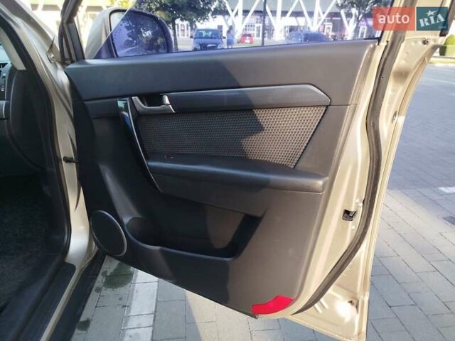 Бежевый Шевроле Каптива, объемом двигателя 2.4 л и пробегом 204 тыс. км за 6900 $, фото 9 на Automoto.ua