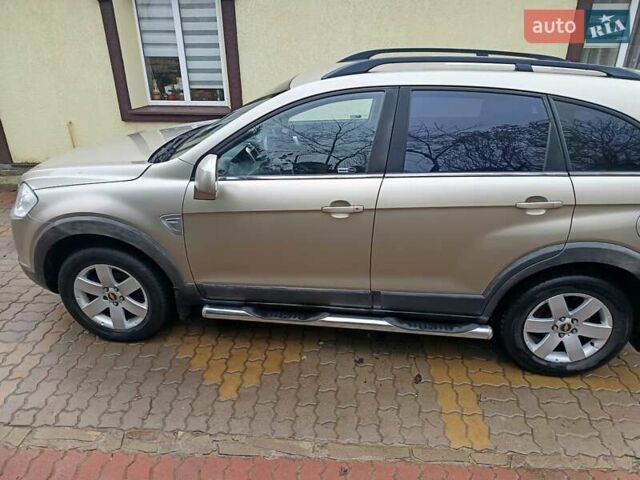 Бежевий Шевроле Каптіва, об'ємом двигуна 1.99 л та пробігом 253 тис. км за 7500 $, фото 3 на Automoto.ua