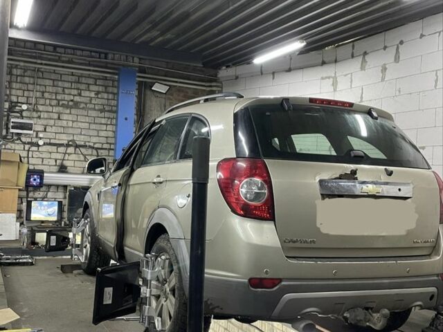 Бежевый Шевроле Каптива, объемом двигателя 2 л и пробегом 370 тыс. км за 4733 $, фото 1 на Automoto.ua