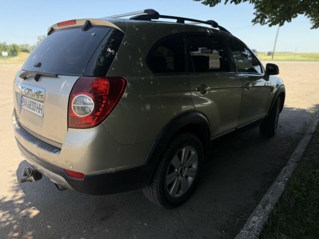 Бежевый Шевроле Каптива, объемом двигателя 2 л и пробегом 308 тыс. км за 4850 $, фото 3 на Automoto.ua