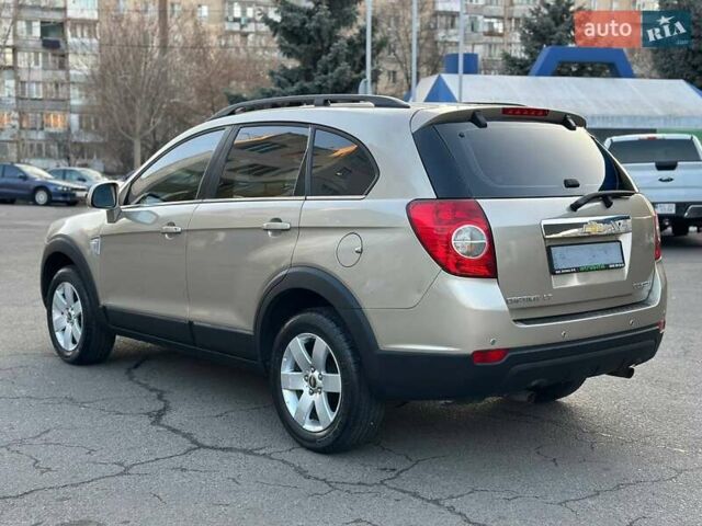 Бежевий Шевроле Каптіва, об'ємом двигуна 2.4 л та пробігом 155 тис. км за 6550 $, фото 6 на Automoto.ua