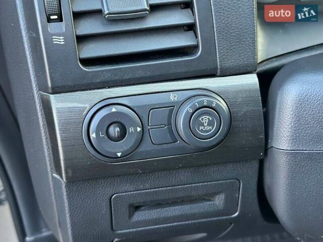 Бежевий Шевроле Каптіва, об'ємом двигуна 2.4 л та пробігом 155 тис. км за 6550 $, фото 14 на Automoto.ua