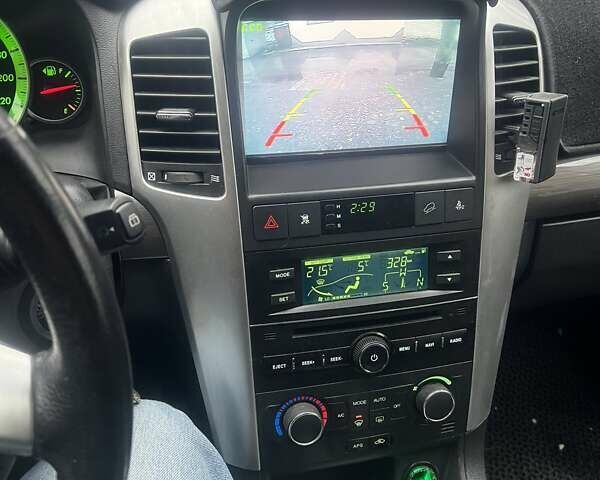 Бежевий Шевроле Каптіва, об'ємом двигуна 3.2 л та пробігом 197 тис. км за 7200 $, фото 18 на Automoto.ua