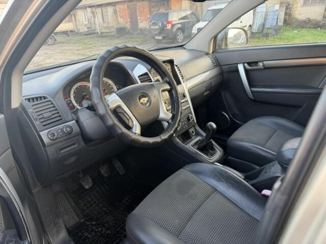 Бежевый Шевроле Каптива, объемом двигателя 2 л и пробегом 252 тыс. км за 4000 $, фото 6 на Automoto.ua