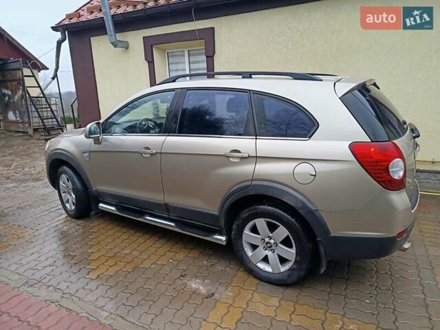 Бежевий Шевроле Каптіва, об'ємом двигуна 1.99 л та пробігом 253 тис. км за 7500 $, фото 1 на Automoto.ua