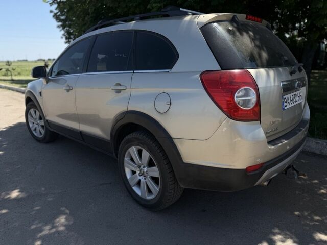 Бежевый Шевроле Каптива, объемом двигателя 2 л и пробегом 308 тыс. км за 4850 $, фото 1 на Automoto.ua