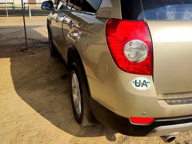 Бежевый Шевроле Каптива, объемом двигателя 3.2 л и пробегом 250 тыс. км за 7100 $, фото 5 на Automoto.ua