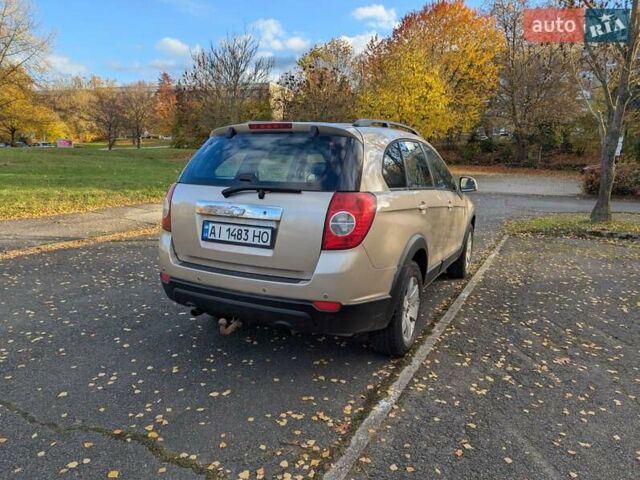 Бежевый Шевроле Каптива, объемом двигателя 2.41 л и пробегом 290 тыс. км за 4800 $, фото 6 на Automoto.ua