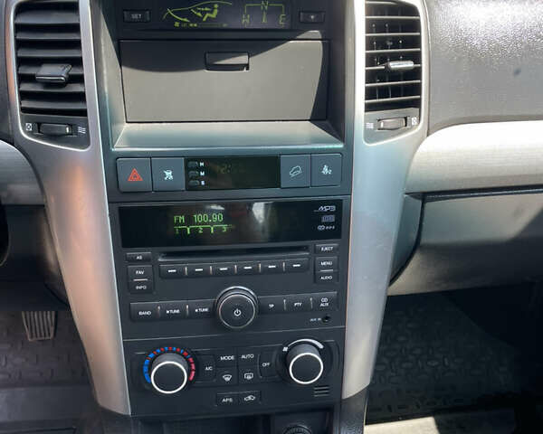 Бежевый Шевроле Каптива, объемом двигателя 2.41 л и пробегом 249 тыс. км за 8300 $, фото 10 на Automoto.ua