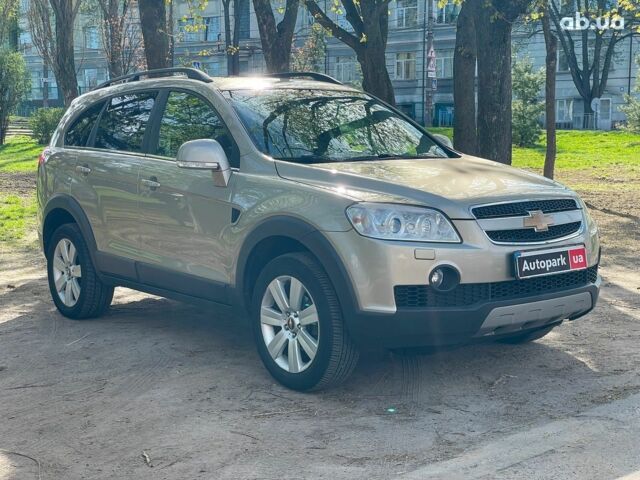 Бежевий Шевроле Каптіва, об'ємом двигуна 2 л та пробігом 153 тис. км за 10990 $, фото 2 на Automoto.ua