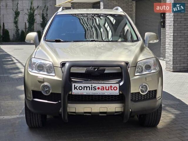 Шевроле Каптіва 2010 у Хмельницькому на Automoto.ua Бежевий Шевроле Каптіва, об'ємом двигуна 2.4 л та пробігом 166 тис. км за 9499 $, фото 2 на Automoto.ua