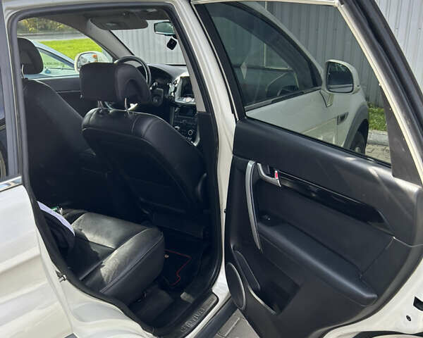 Бежевый Шевроле Каптива, объемом двигателя 2.2 л и пробегом 286 тыс. км за 10500 $, фото 7 на Automoto.ua