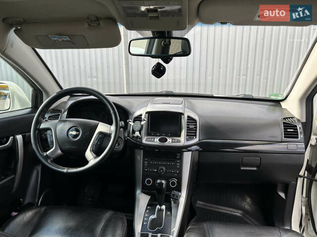 Бежевый Шевроле Каптива, объемом двигателя 2.2 л и пробегом 286 тыс. км за 10500 $, фото 10 на Automoto.ua